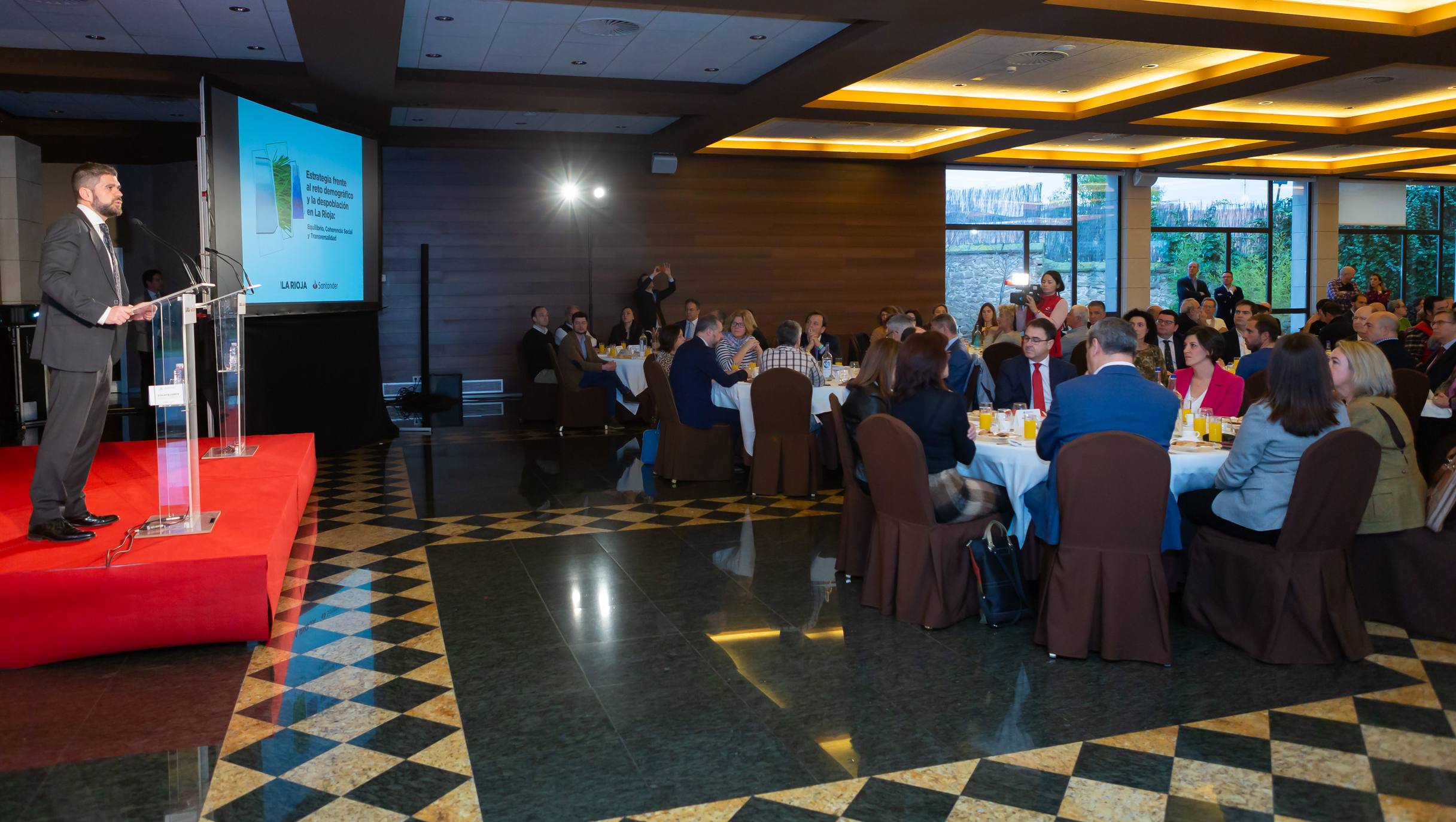 Desayuno informativo Diario LA RIOJA-Banco Santander