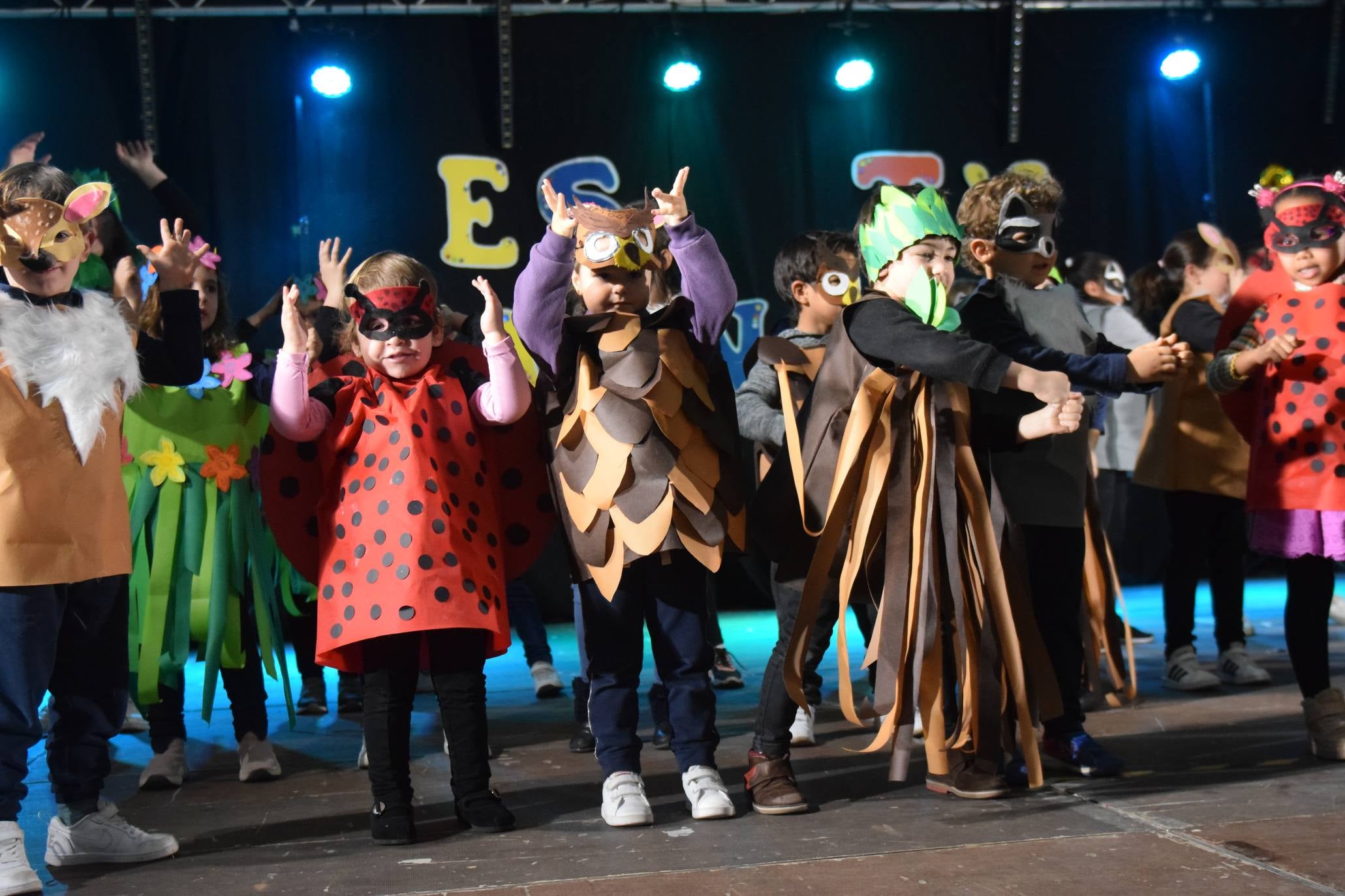 Celebración del Carnaval de las ludotecas municipales de Logroño en el Polideportivo de Las Gaunas.