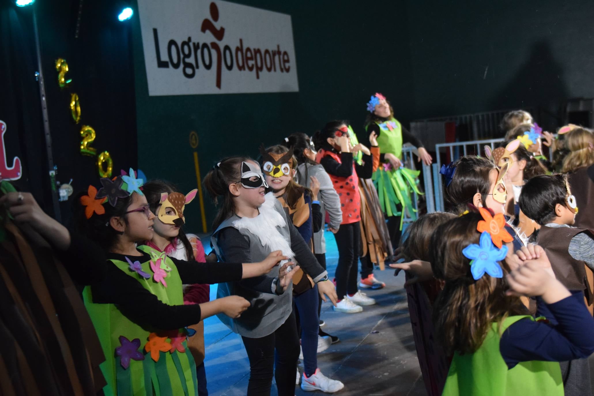 Celebración del Carnaval de las ludotecas municipales de Logroño en el Polideportivo de Las Gaunas.