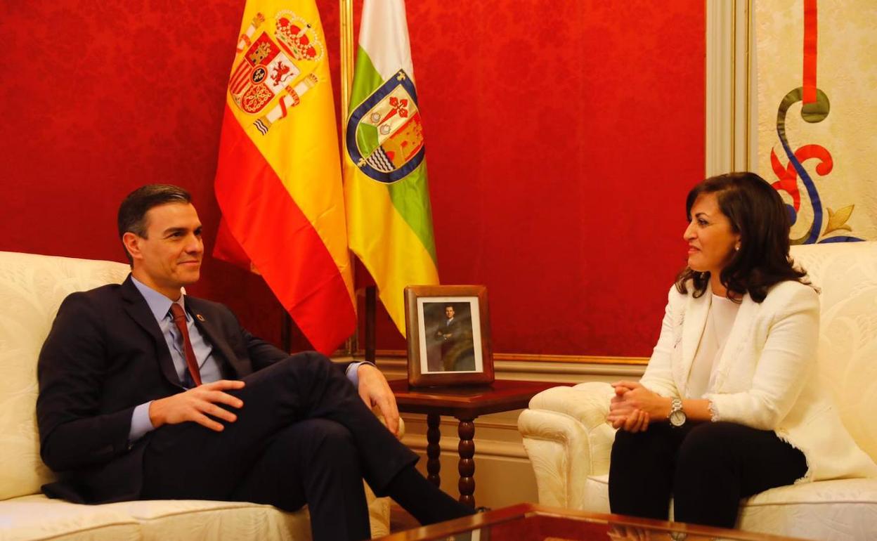 Reunión entre Pedro Sánchez y Concha Andreu.