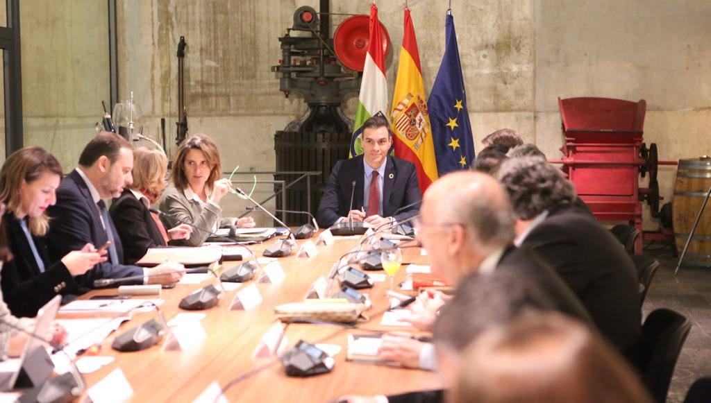 Fotos: Pedro Sánchez y 12 ministros afrontan en Logroño el reto demográfico