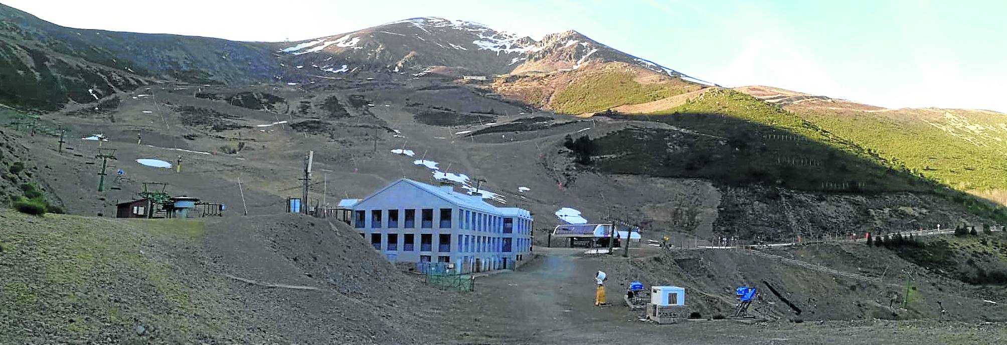 Imagen que mostraba ayer la estación de Valdezcaray, sin apenas nieve