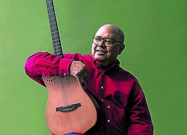  La guitarra. Pablo Milanés siempre ha tenido con este instrumento su particular idilio. 