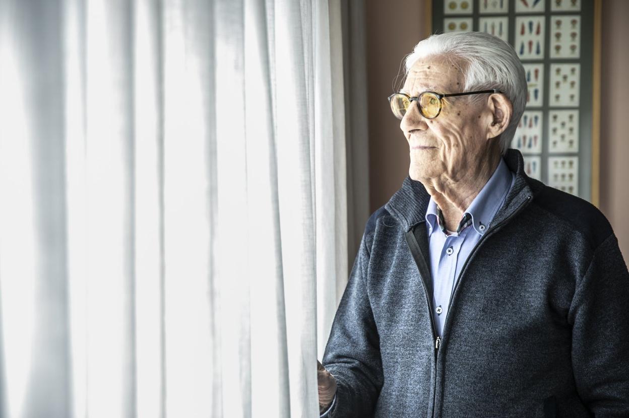  Sonriente. Cuadra, de 93 años, en su domicilio. 