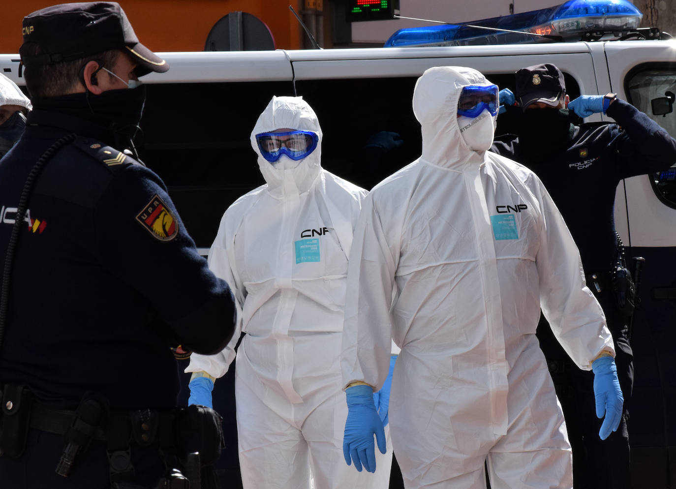 Fotos: La Policía entrega notificaciones en Logroño