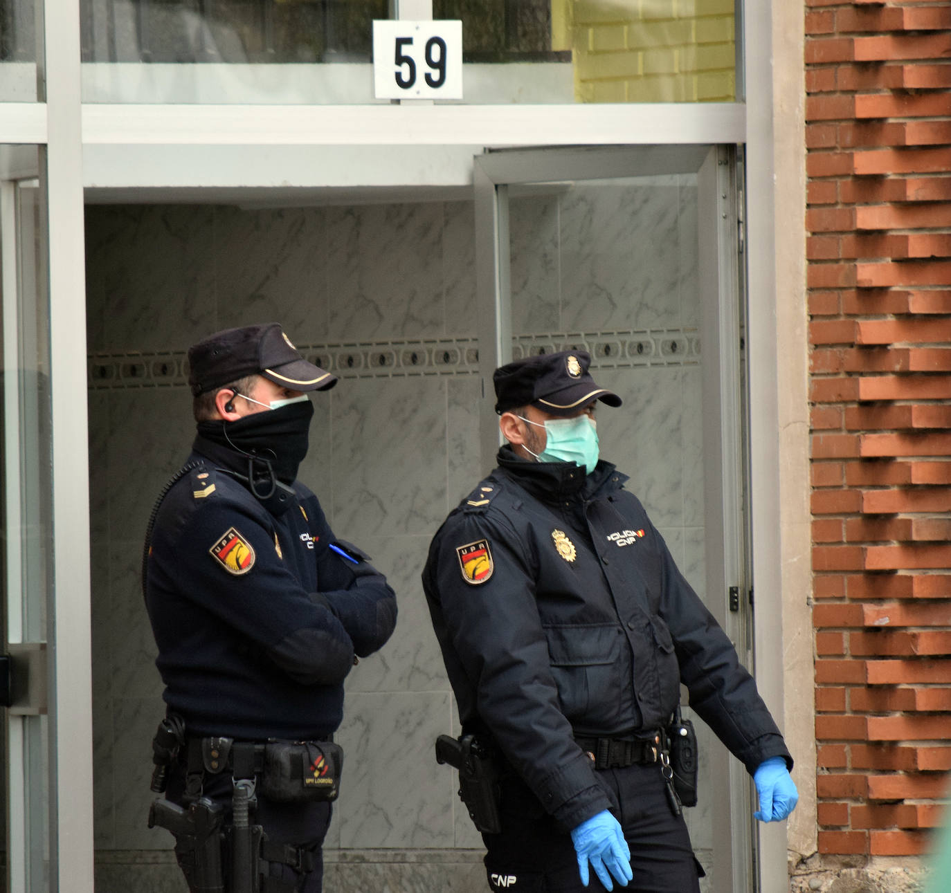 Fotos: La Policía entrega notificaciones en Logroño