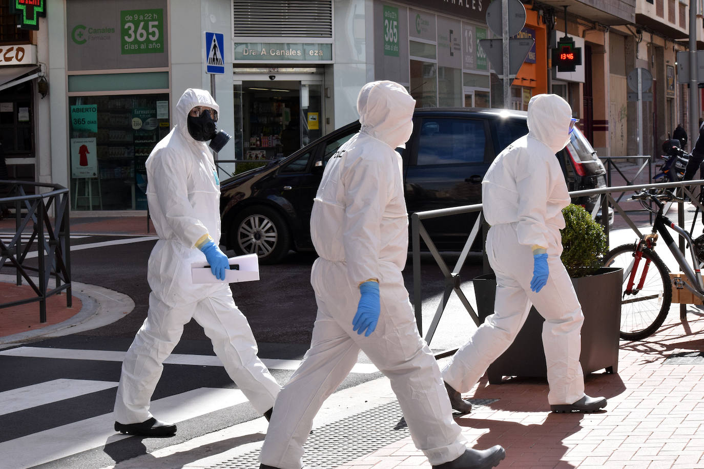 Fotos: La Policía entrega notificaciones en Logroño