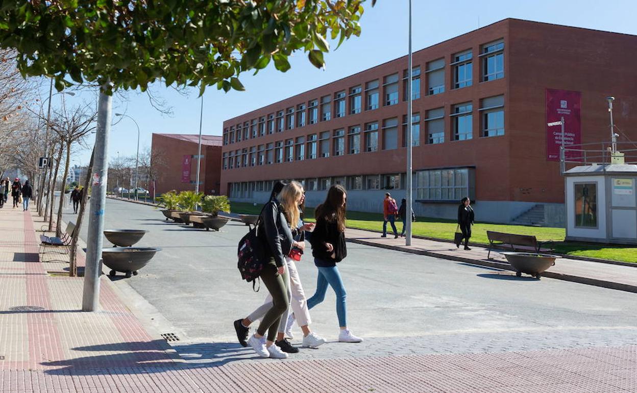 La UR anula los congresos y las jornadas durante el cierre de las clases