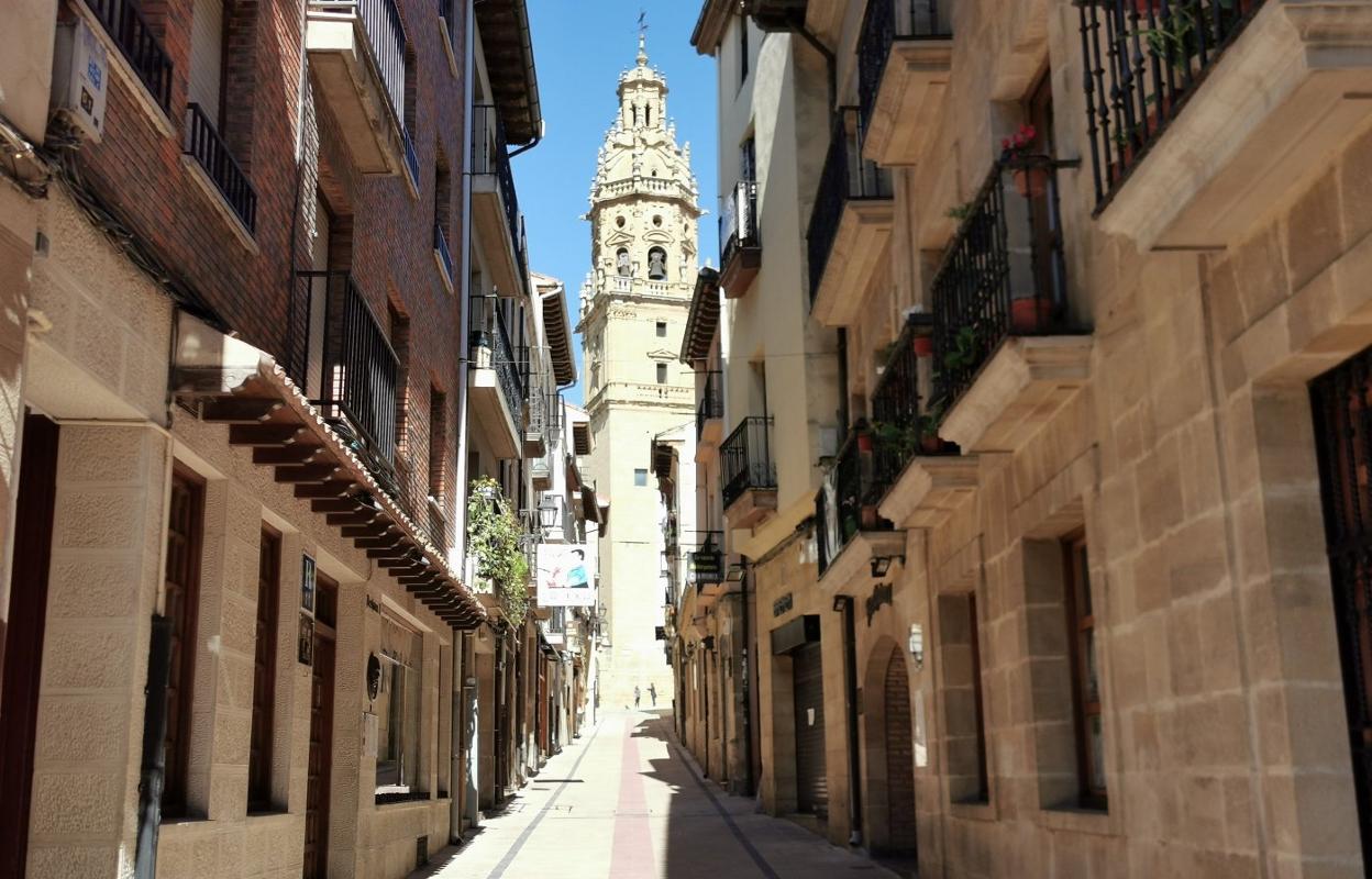 La mítica Calle Santo Tomás de la Herradura durante el día de ayer. 