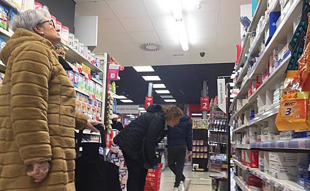 Imagen principal - Alcampo de avenida de Madrid. 