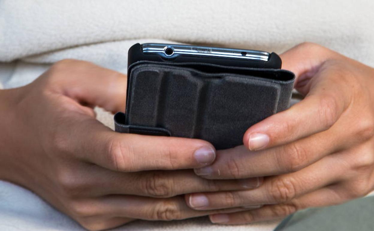 Coronavirus en La Rioja: Servicios Sociales habilita un Whatsapp para facilitar la presentación de documentos