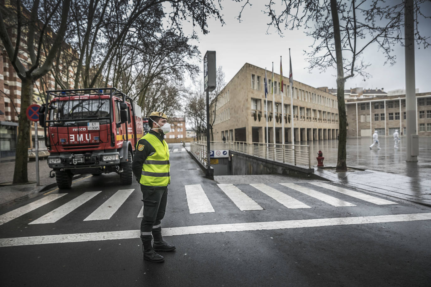 Fotos: La limpieza de la UME en Logroño