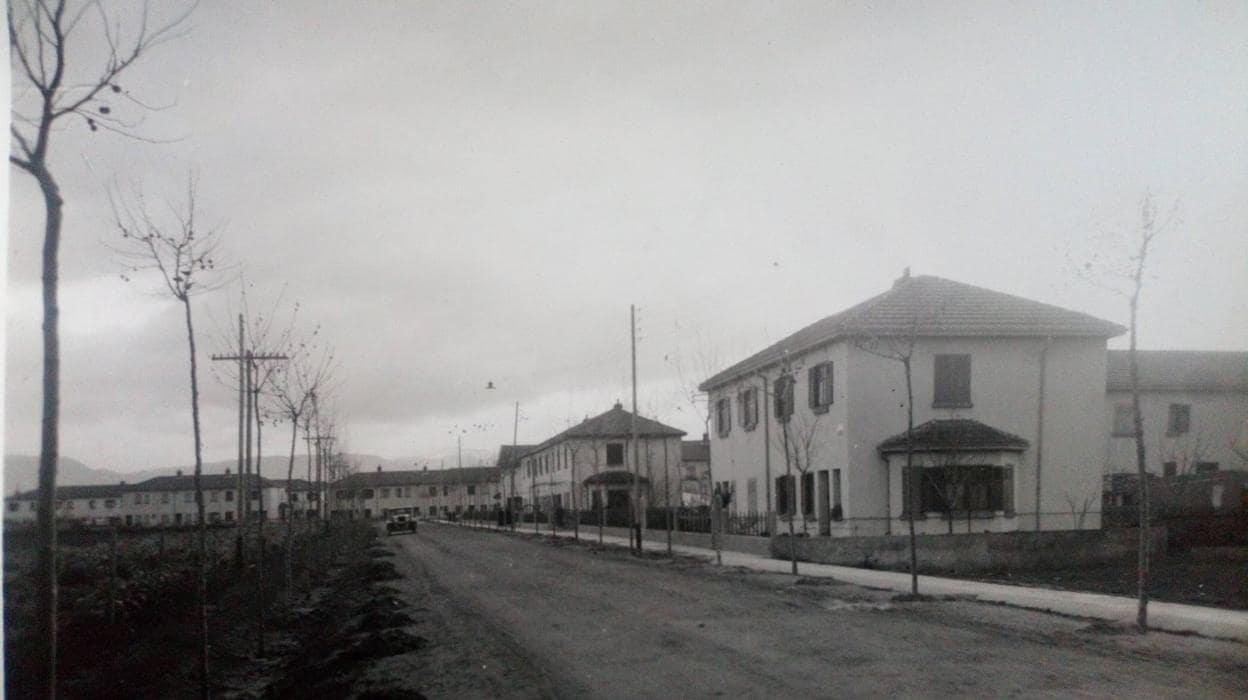 Imagen de las Casas Baratas poco después de su construcción. 