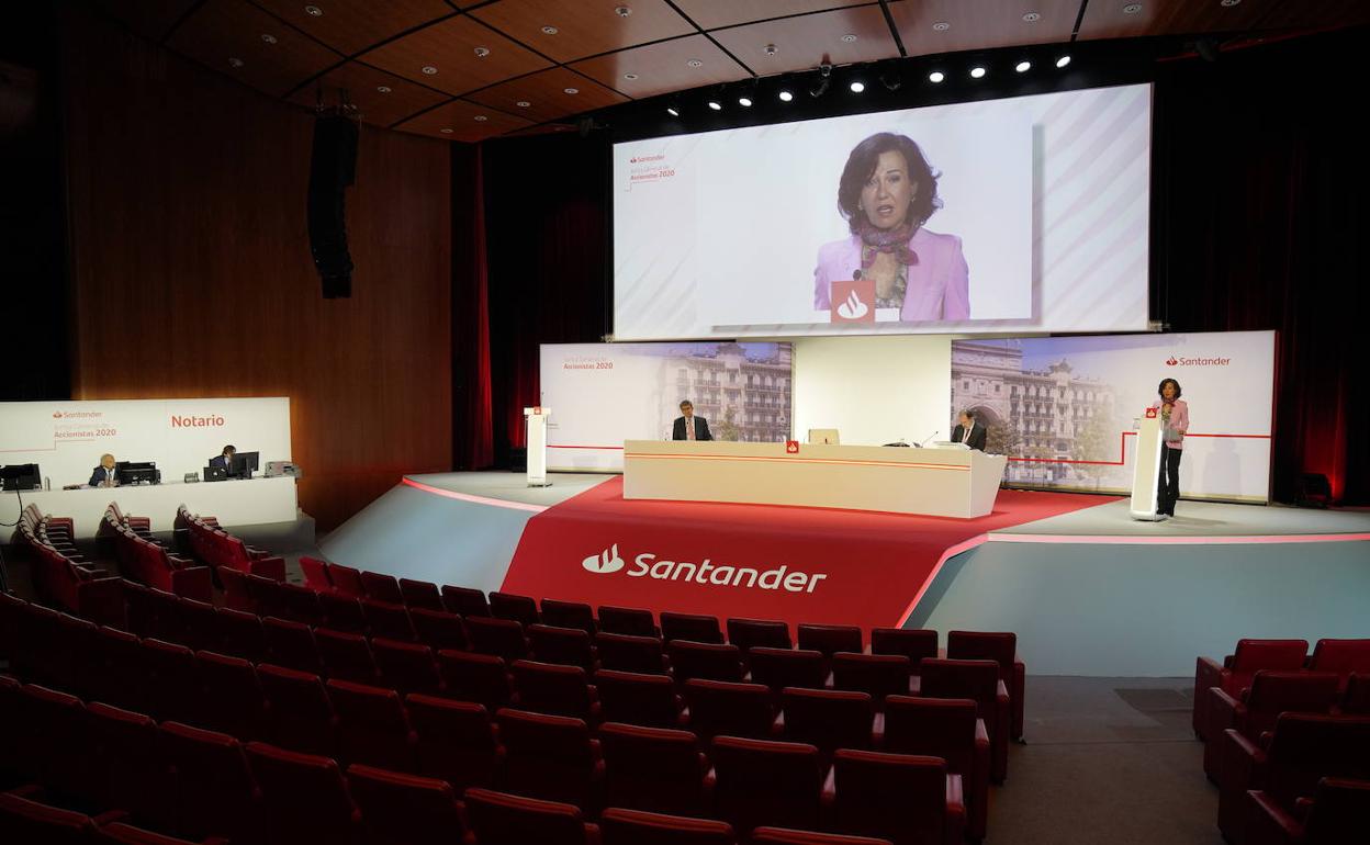 Ana Botín, en la junta de accionistas del Santander en Madrid. 