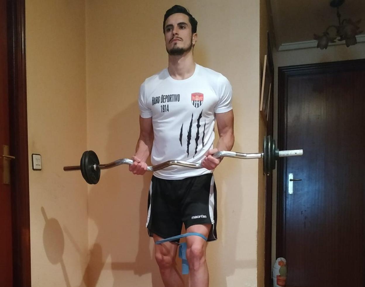 Pirri sigue entrenando en su domicilio. 