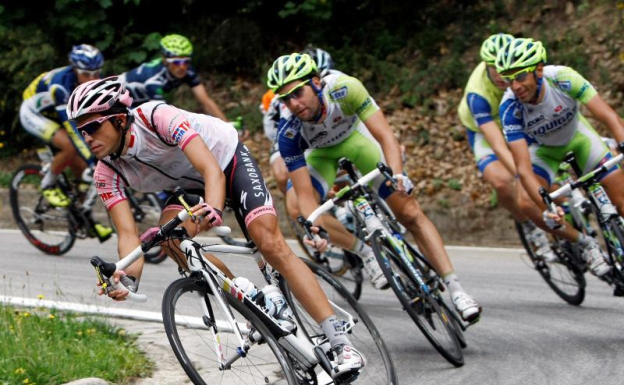 Alberto Contador, durante una etapa del Giro de 2011. 