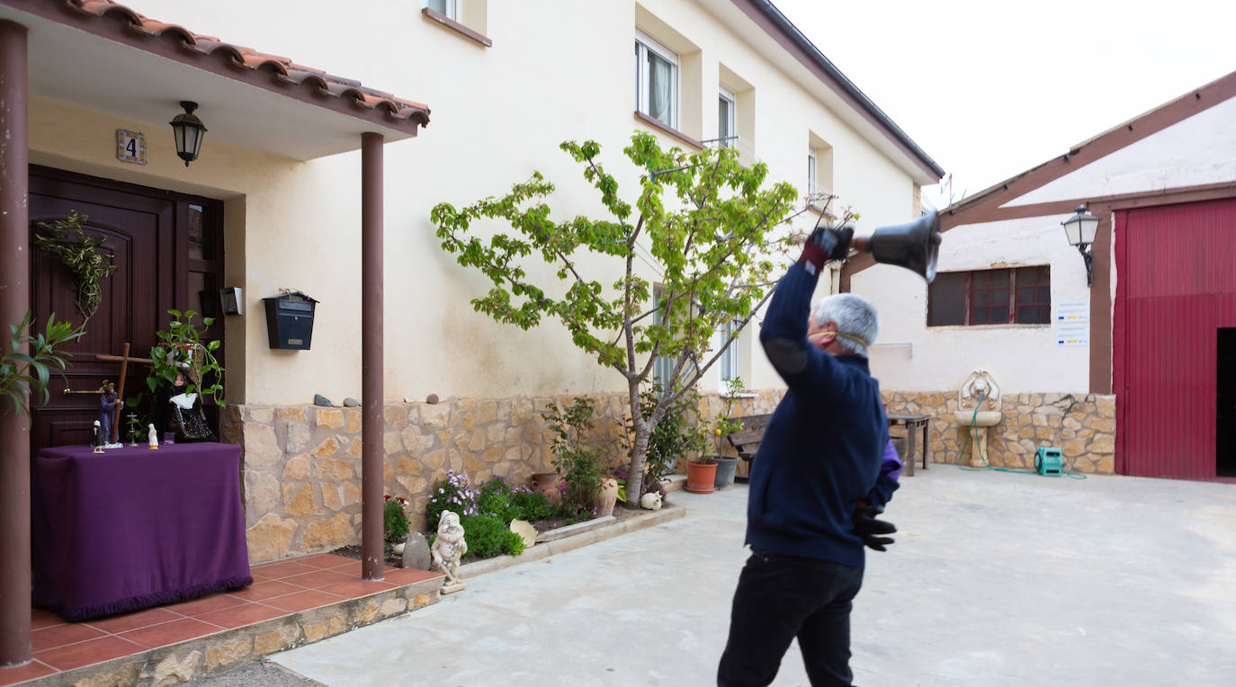 El coronavirus no impide el toque de campana en San Vicente