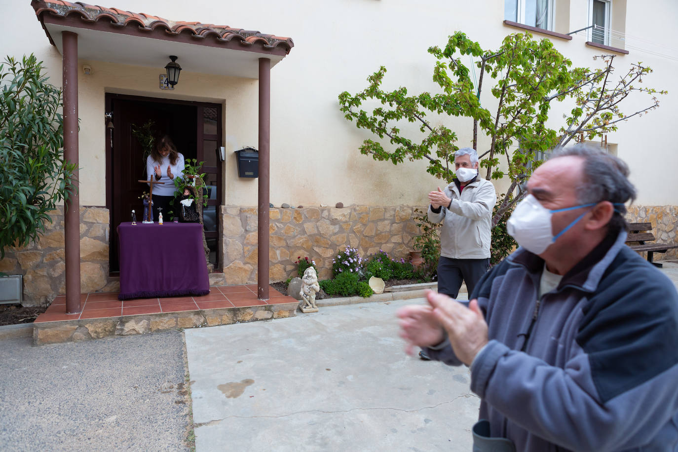 El coronavirus no impide el toque de campana en San Vicente