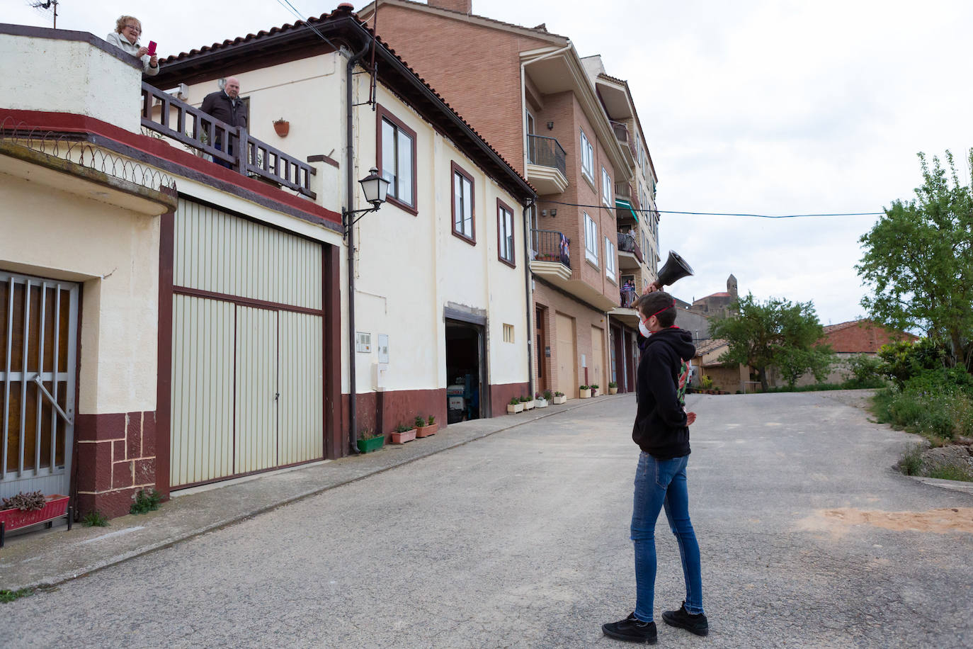 El coronavirus no impide el toque de campana en San Vicente