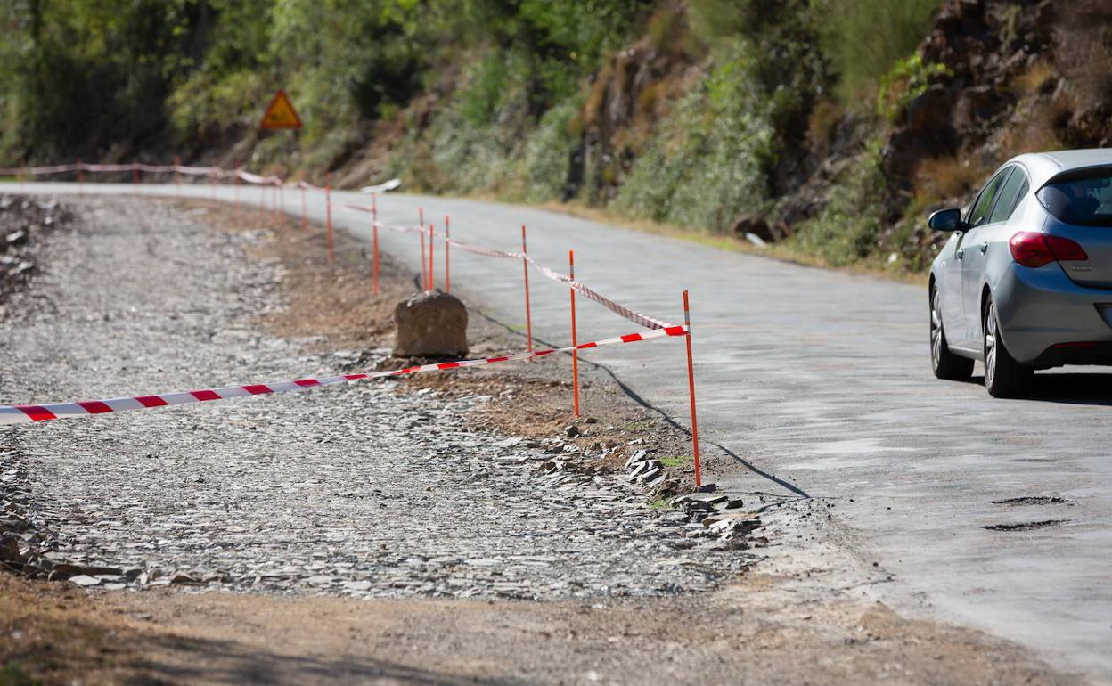 Una imagen de archivo de las obras de ensanche y mejora de la carretera que se han ido realizando.