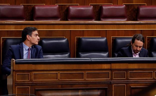 Pedro Sánchez y Pablo Iglesias, este jueves en el Congreso.