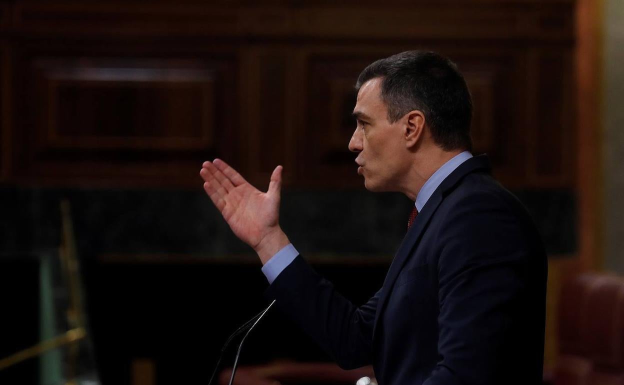 Sánchez, durante el debate del estado de alarma, en la tribuna del Congreso. 