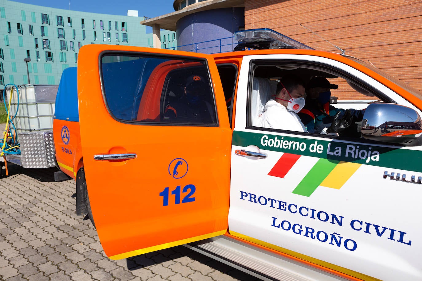 reinta y cinco voluntarios luchan contra el COVID-19