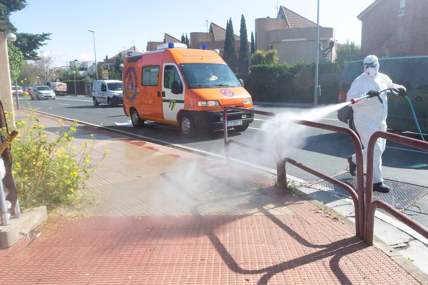 reinta y cinco voluntarios luchan contra el COVID-19