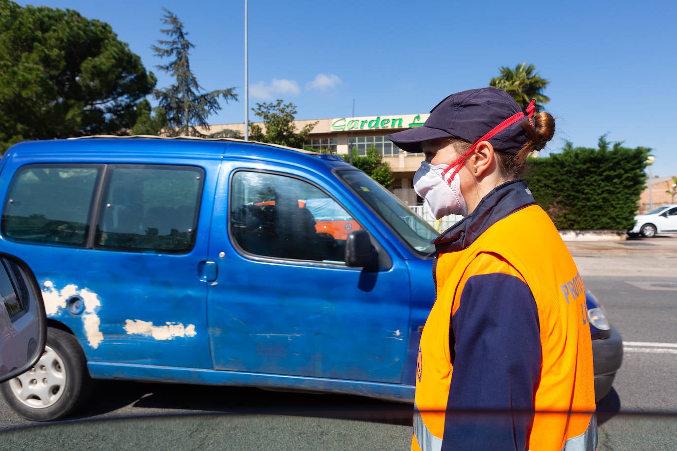 reinta y cinco voluntarios luchan contra el COVID-19