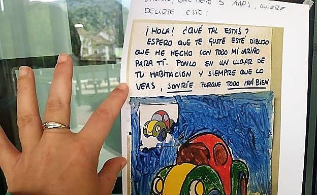 Imagen principal - Coronavirus en La Rioja: Los niños de Anguiano animan a sus mayores en el confinamiento