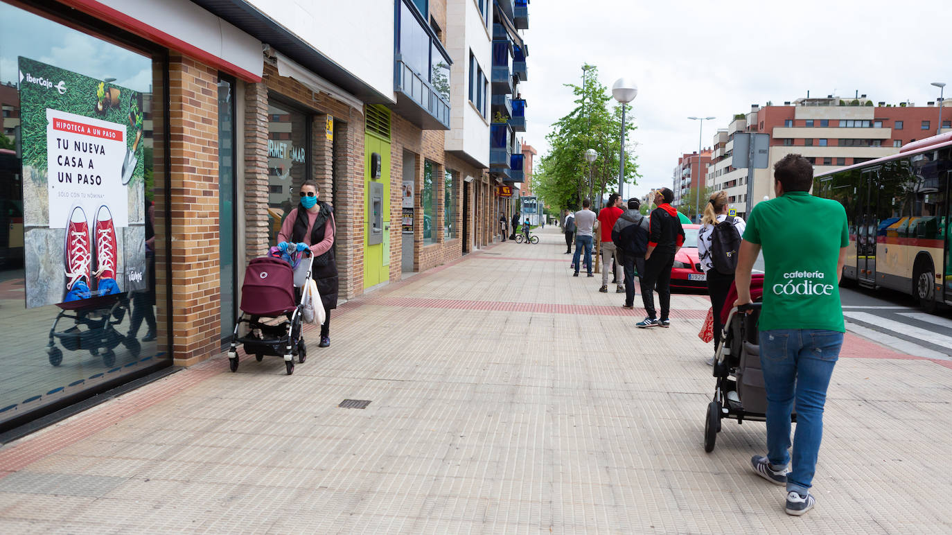 Los menores de 14 años han podido salir este domingo a dar un paseo de una hora.