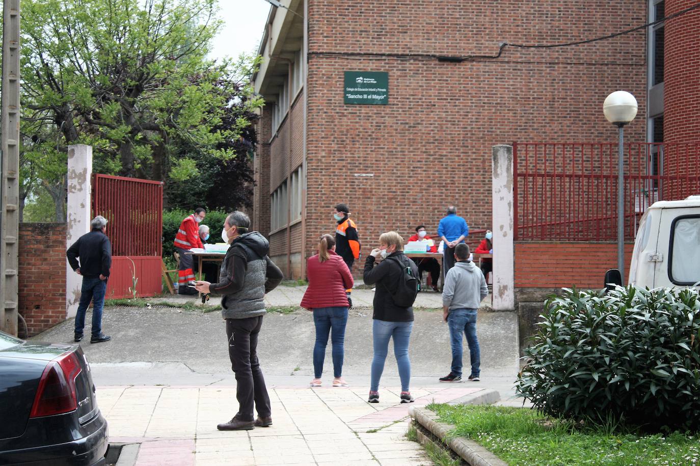 Nájera es uno de los lugares donde este domingo se han comenzado a repartir las pantallas protectoras para los niños.