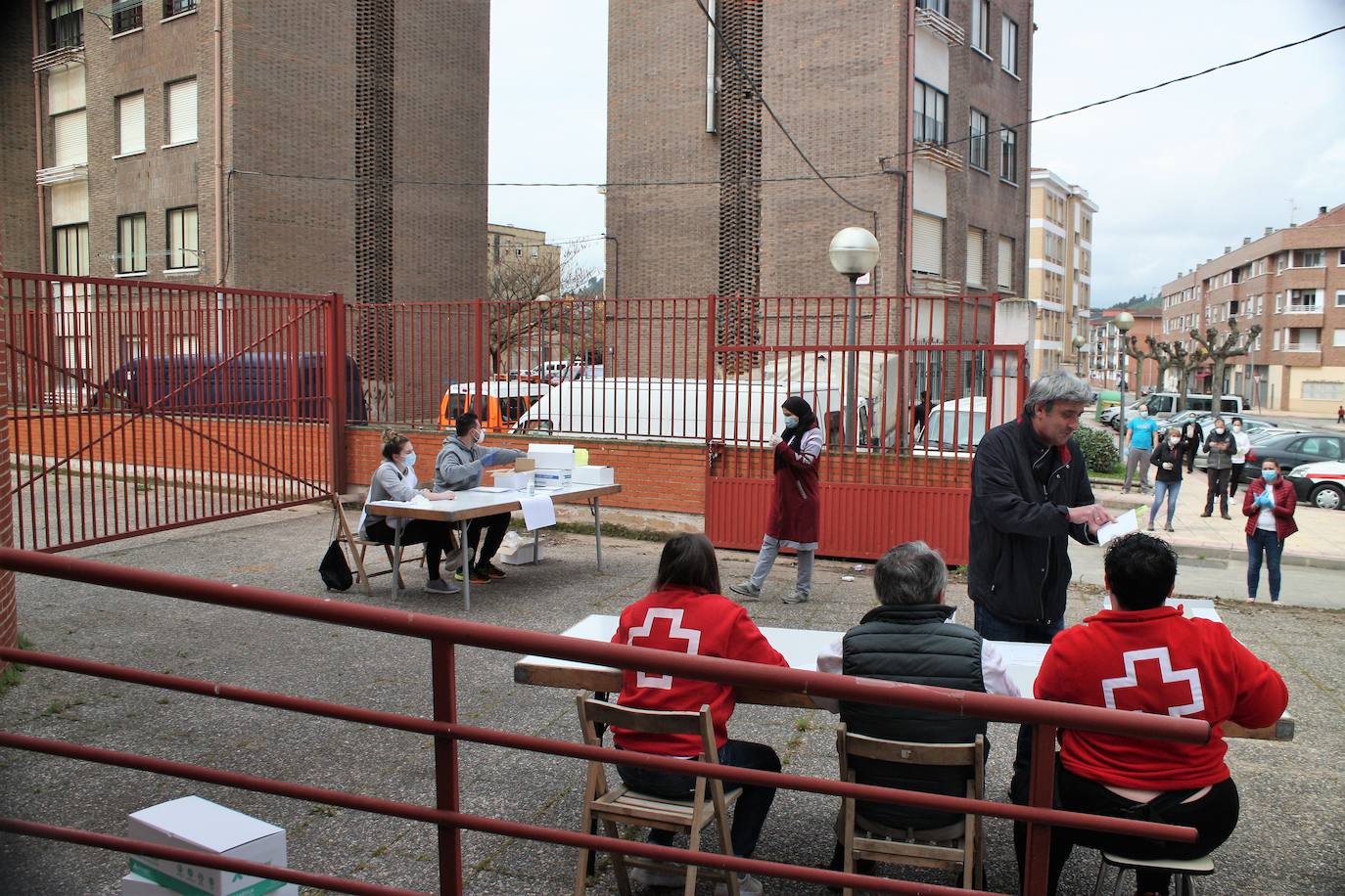 Nájera es uno de los lugares donde este domingo se han comenzado a repartir las pantallas protectoras para los niños.