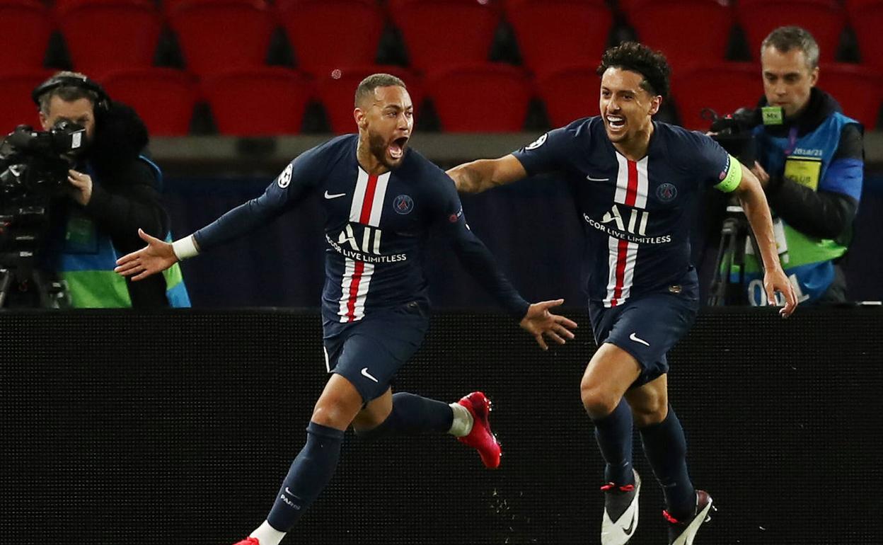 Neymar, celebrando un gol del PSG. 