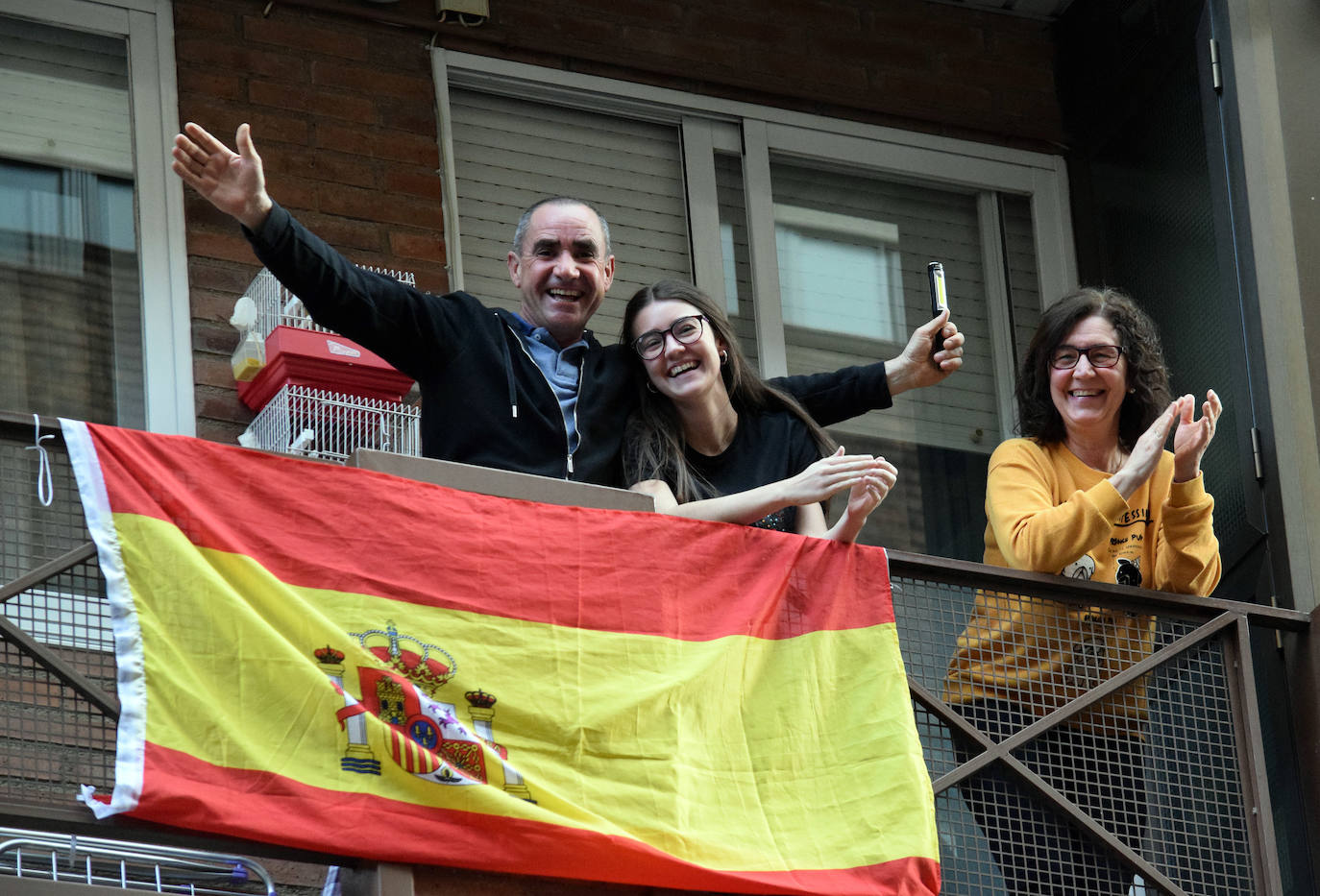 Los ciudadanos siguen mostrando su respeto a quienes están en primera línea de esta lucha contra el coronavirus 