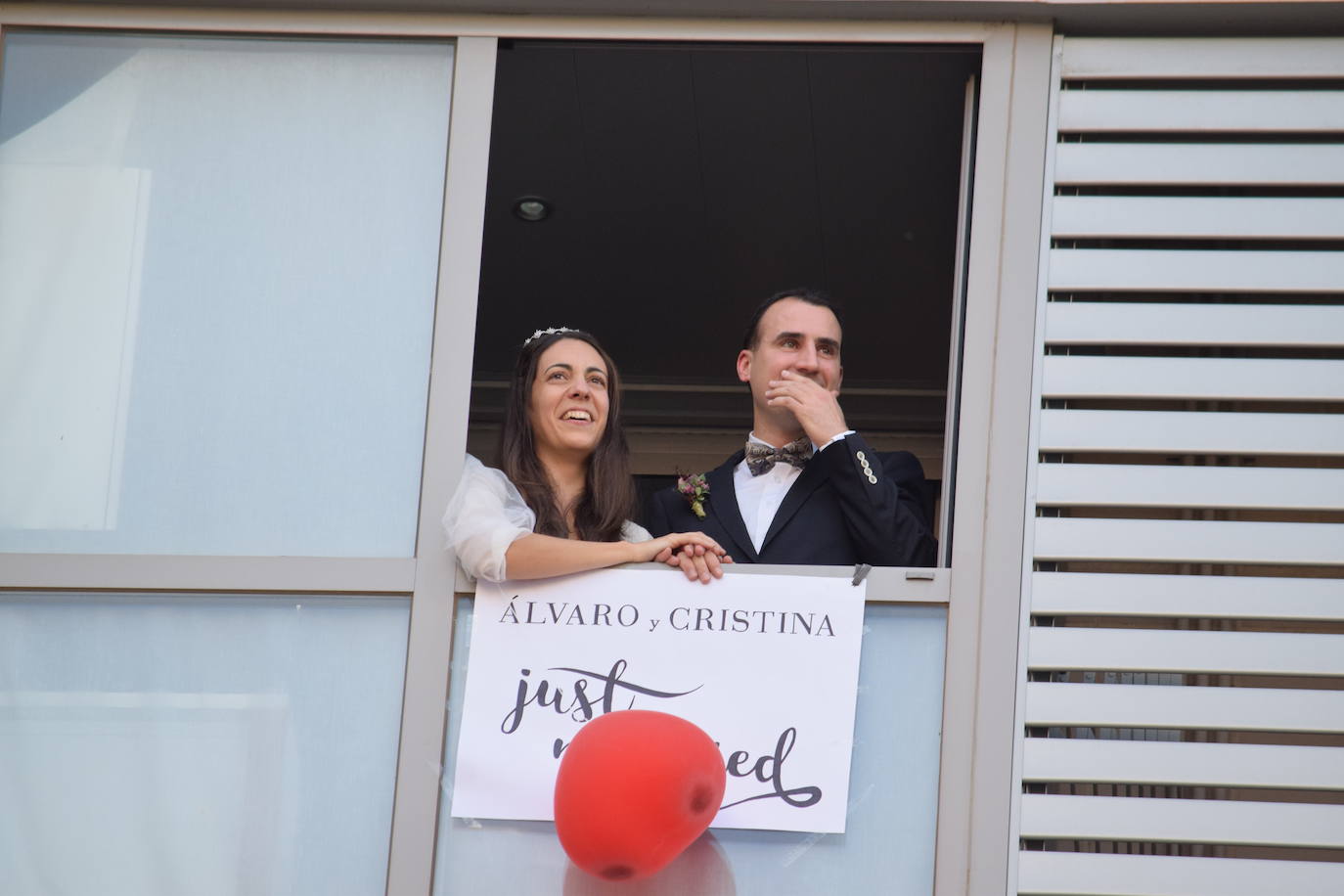 Los ciudadanos no faltan a su cita en los balcones, esta vez con un evento muy especial en urbanización electra