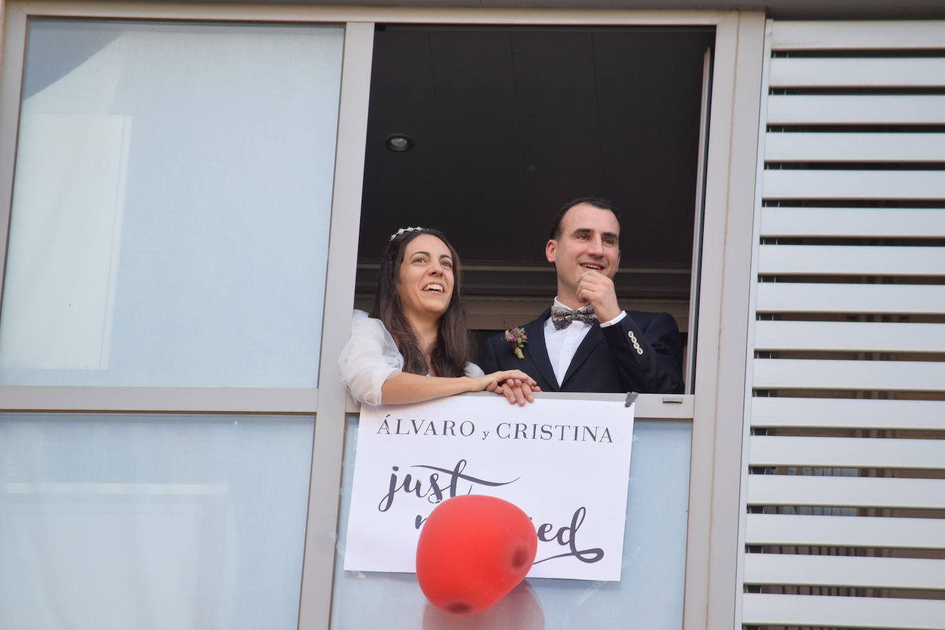 Los ciudadanos no faltan a su cita en los balcones, esta vez con un evento muy especial en urbanización electra