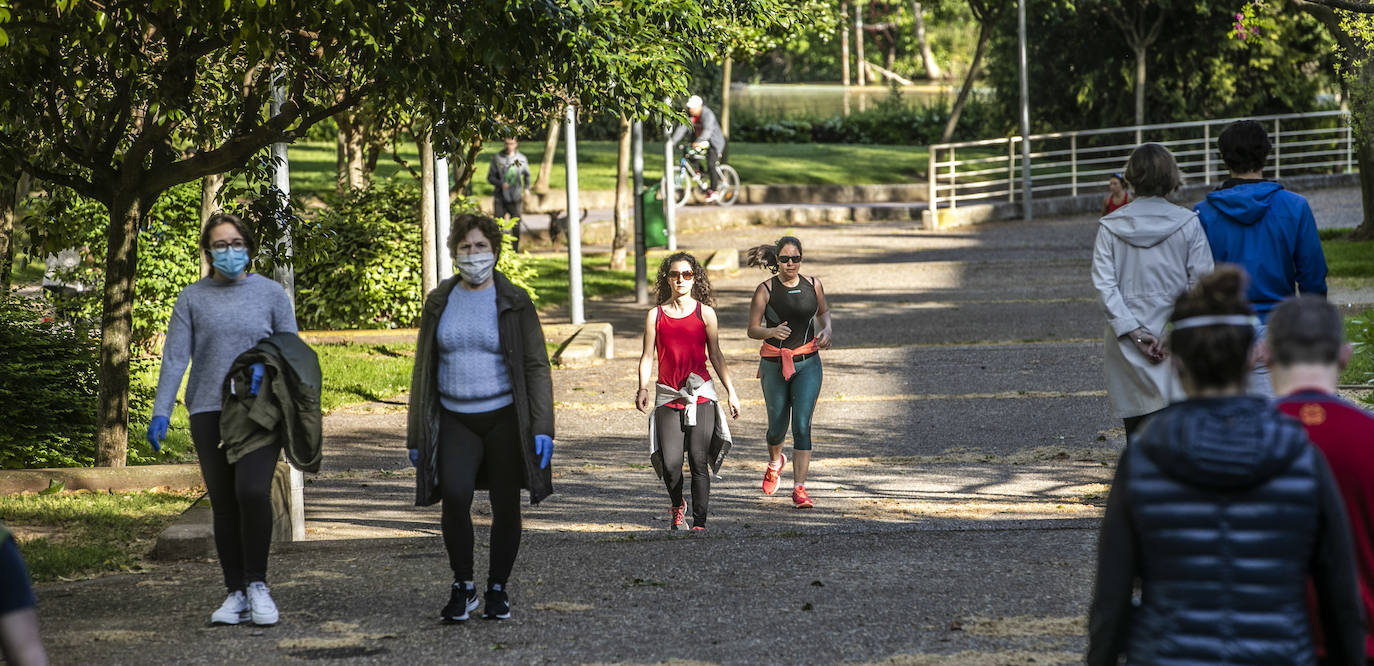 Fotos: Logroño sale a la calle a pasear y a hacer deporte