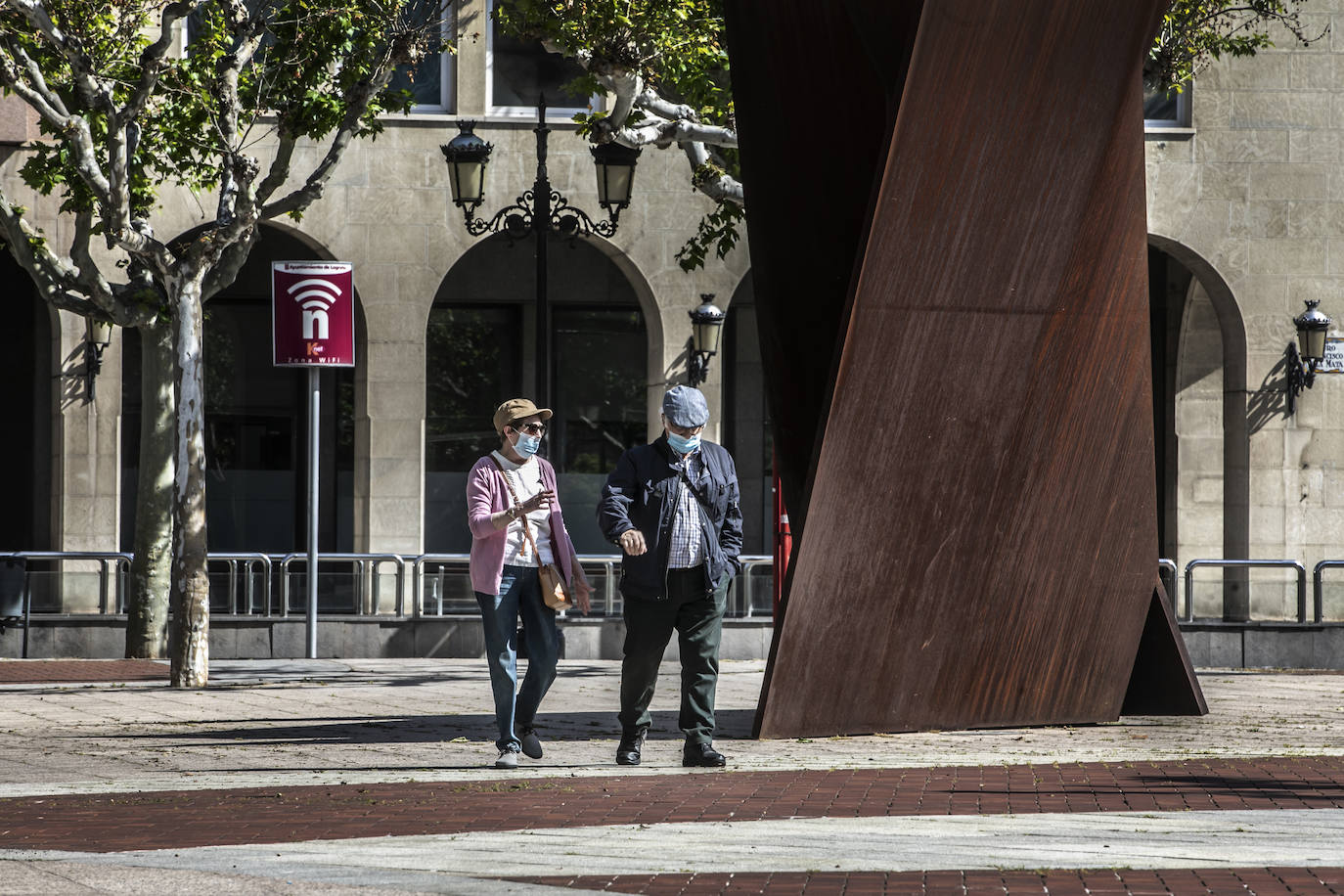 Fotos: Logroño sale a la calle a pasear y a hacer deporte