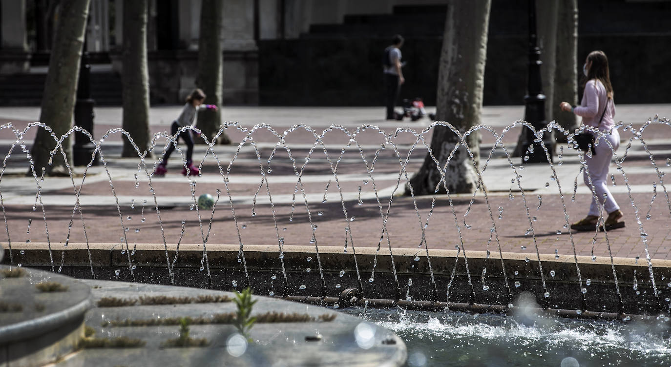 Fotos: Logroño sale a la calle a pasear y a hacer deporte