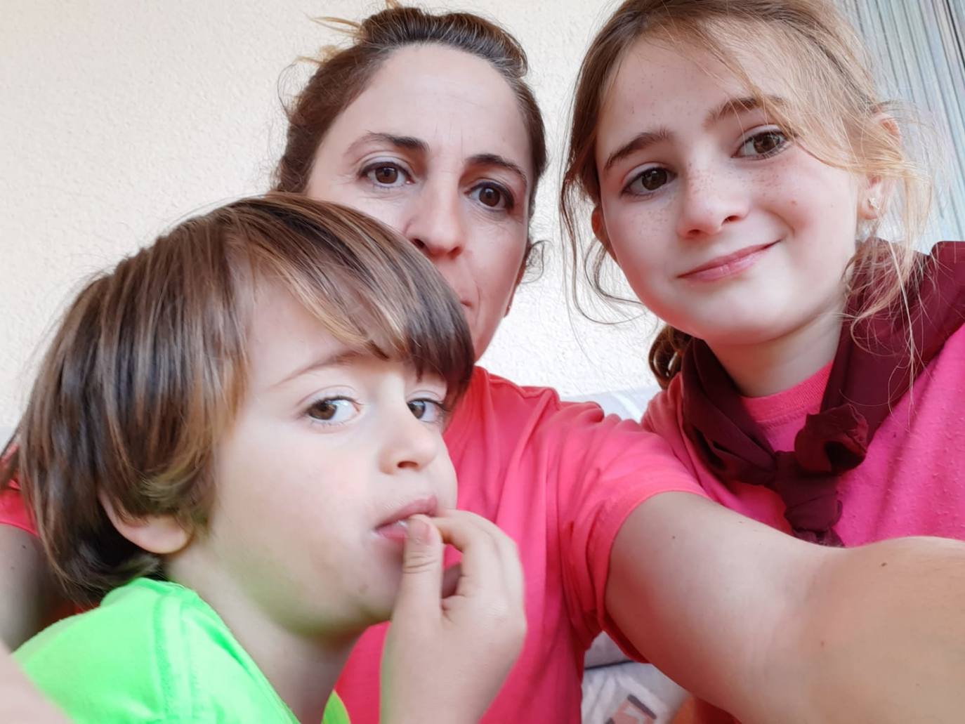 La semana pasada Rincón de Olivedo celebró San Pedro Mártir de Verona. El programa incluyó misa por Facebook, disfraces, gincana, ronda, almuerzo y 'pobre de mí' en los balcones.