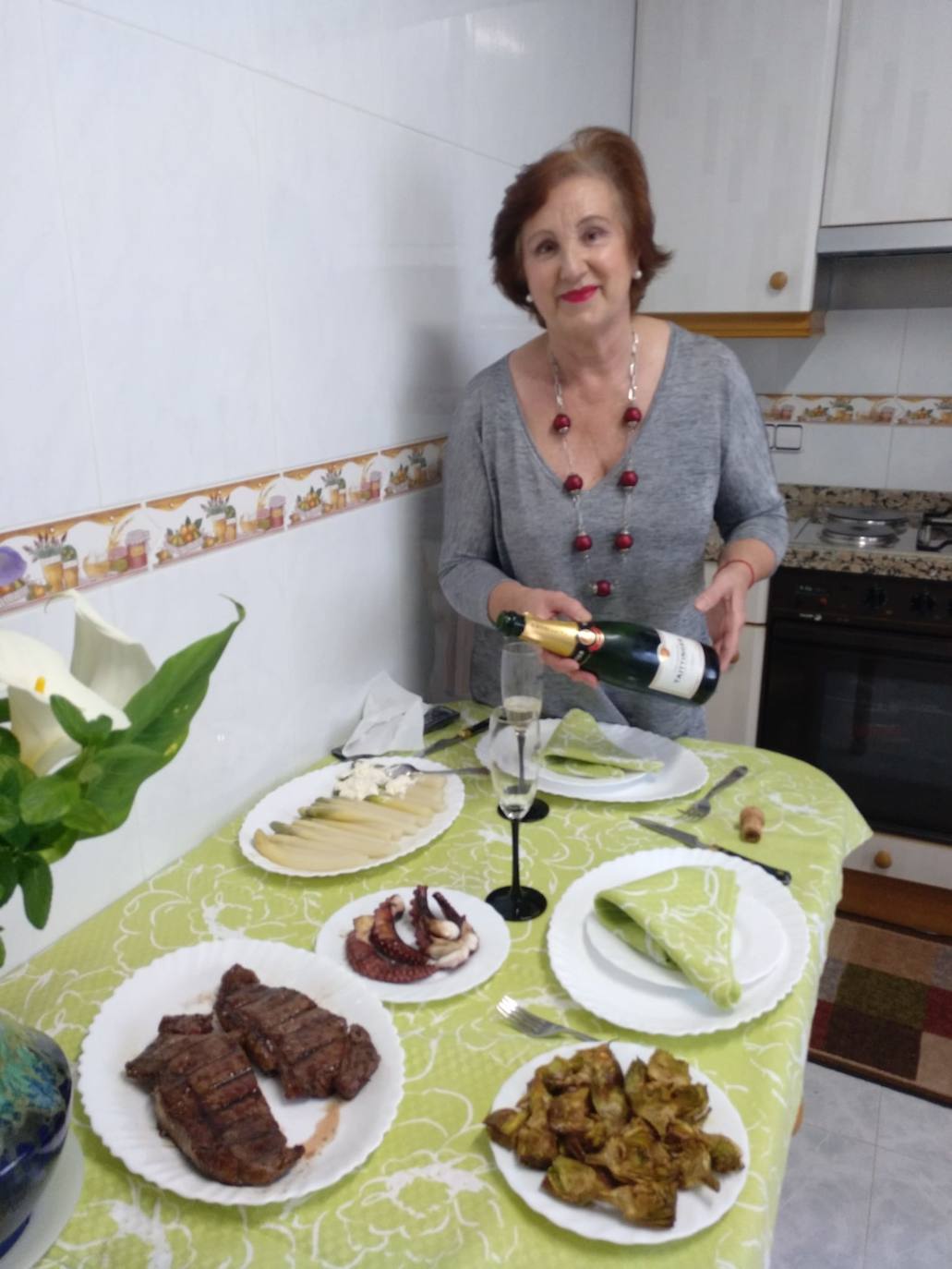 La semana pasada Rincón de Olivedo celebró San Pedro Mártir de Verona. El programa incluyó misa por Facebook, disfraces, gincana, ronda, almuerzo y 'pobre de mí' en los balcones.