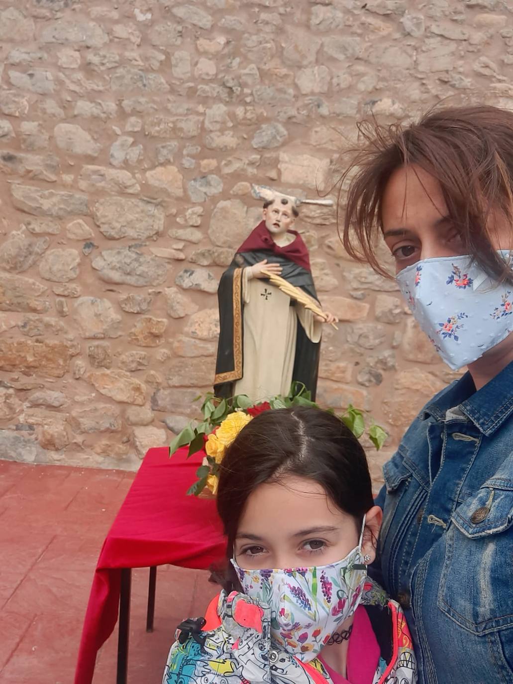 La semana pasada Rincón de Olivedo celebró San Pedro Mártir de Verona. El programa incluyó misa por Facebook, disfraces, gincana, ronda, almuerzo y 'pobre de mí' en los balcones.