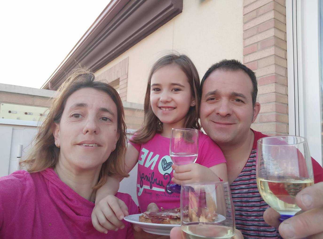 La semana pasada Rincón de Olivedo celebró San Pedro Mártir de Verona. El programa incluyó misa por Facebook, disfraces, gincana, ronda, almuerzo y 'pobre de mí' en los balcones.