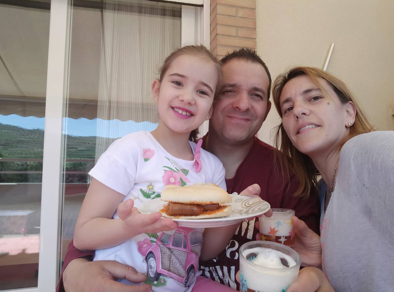 La semana pasada Rincón de Olivedo celebró San Pedro Mártir de Verona. El programa incluyó misa por Facebook, disfraces, gincana, ronda, almuerzo y 'pobre de mí' en los balcones.