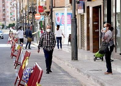 Imagen secundaria 1 - Gonzalo de Berceo y República Argentina, primeras calles en estar preparadas para ampliar sus aceras