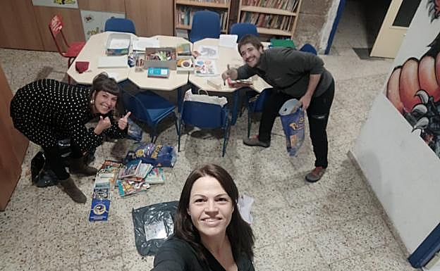 Támara, a la izquierda, junto a Verónica y Óscar.