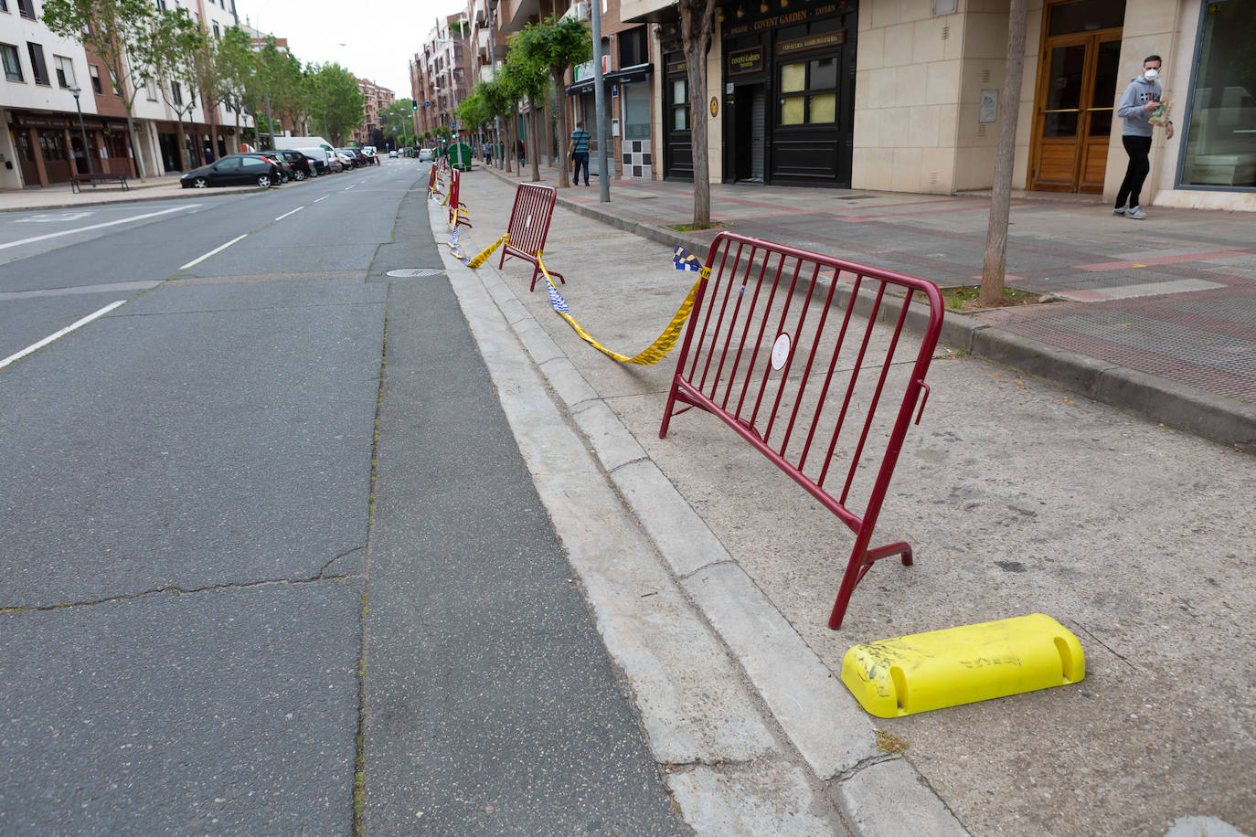 La ciudad de Logroño amplía sus aceras para desplazarse de forma segura durante la crisis pero con visos de permanencia