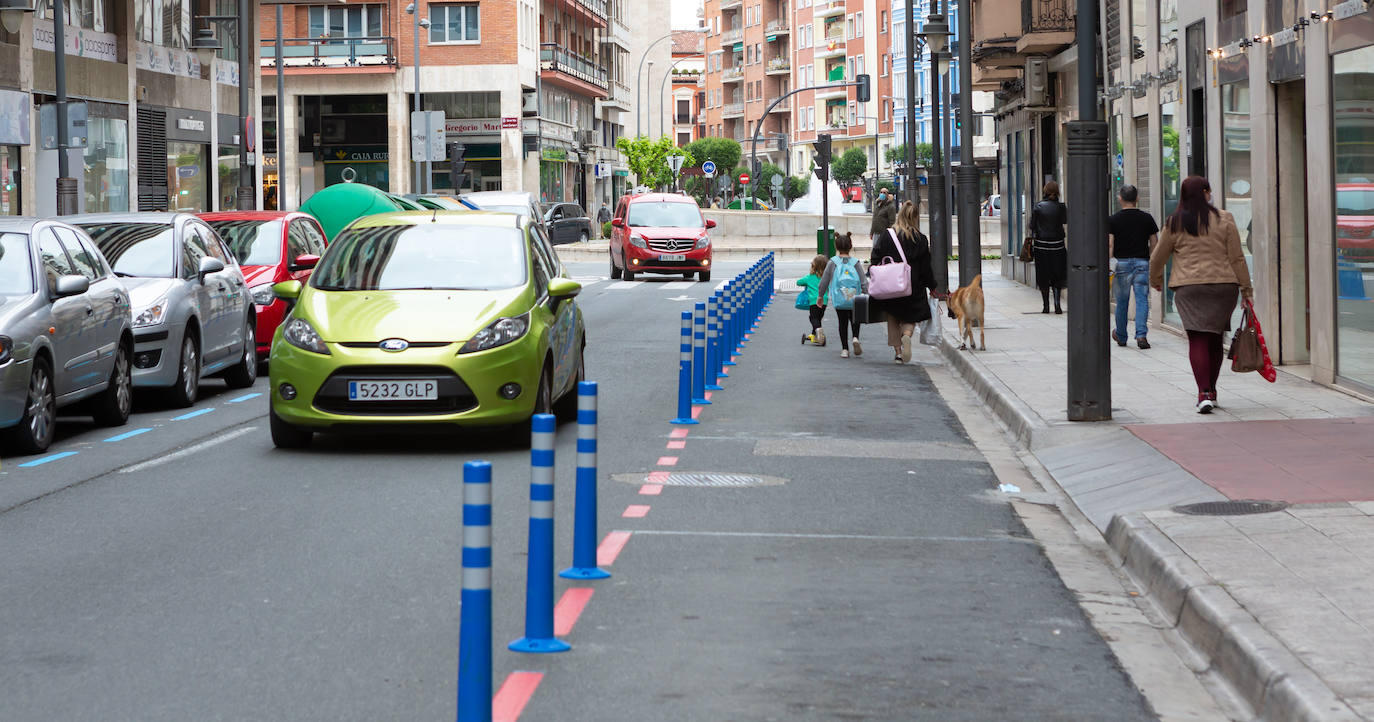 La ciudad de Logroño amplía sus aceras para desplazarse de forma segura durante la crisis pero con visos de permanencia