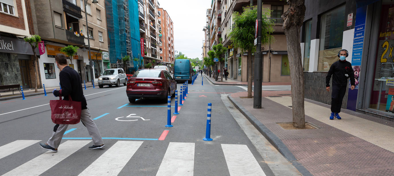 La ciudad de Logroño amplía sus aceras para desplazarse de forma segura durante la crisis pero con visos de permanencia
